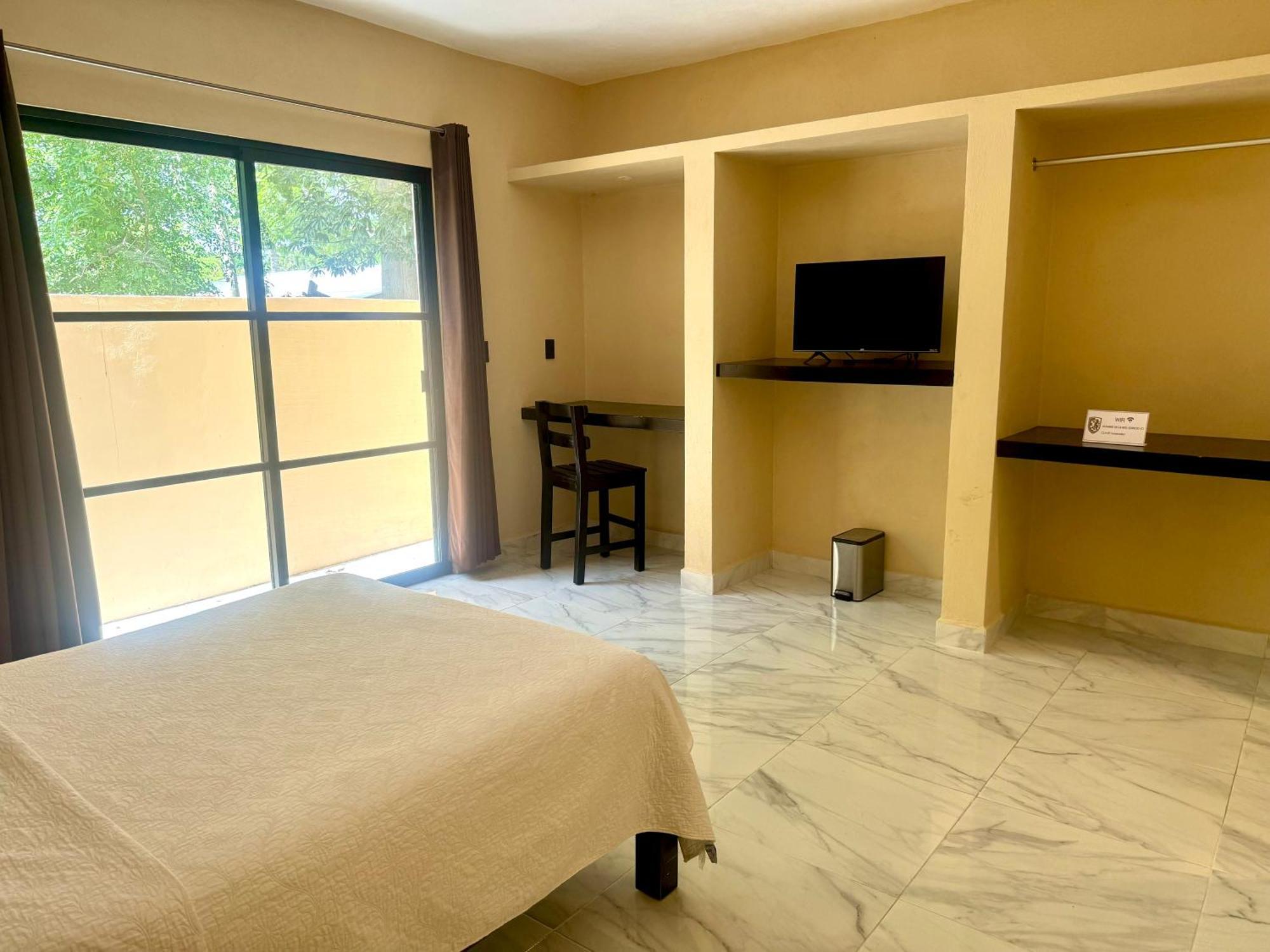 Avila Hotel 3*